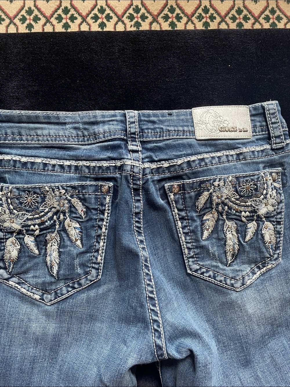 Grace in LA Light Blue Straight-Leg Jeans with Embroidered Dreamcatcher Pockets - Picture 3 of 8